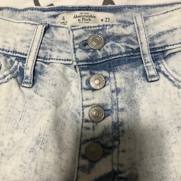 Abercrombie & Fitch shorts - Picture 2 of 5